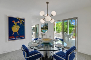 Ultra-Chic LUXE Mid-Century Estate- Resort Like Pool, Spa, Firepit, Outdoor Kitchen 3BED/3BATH